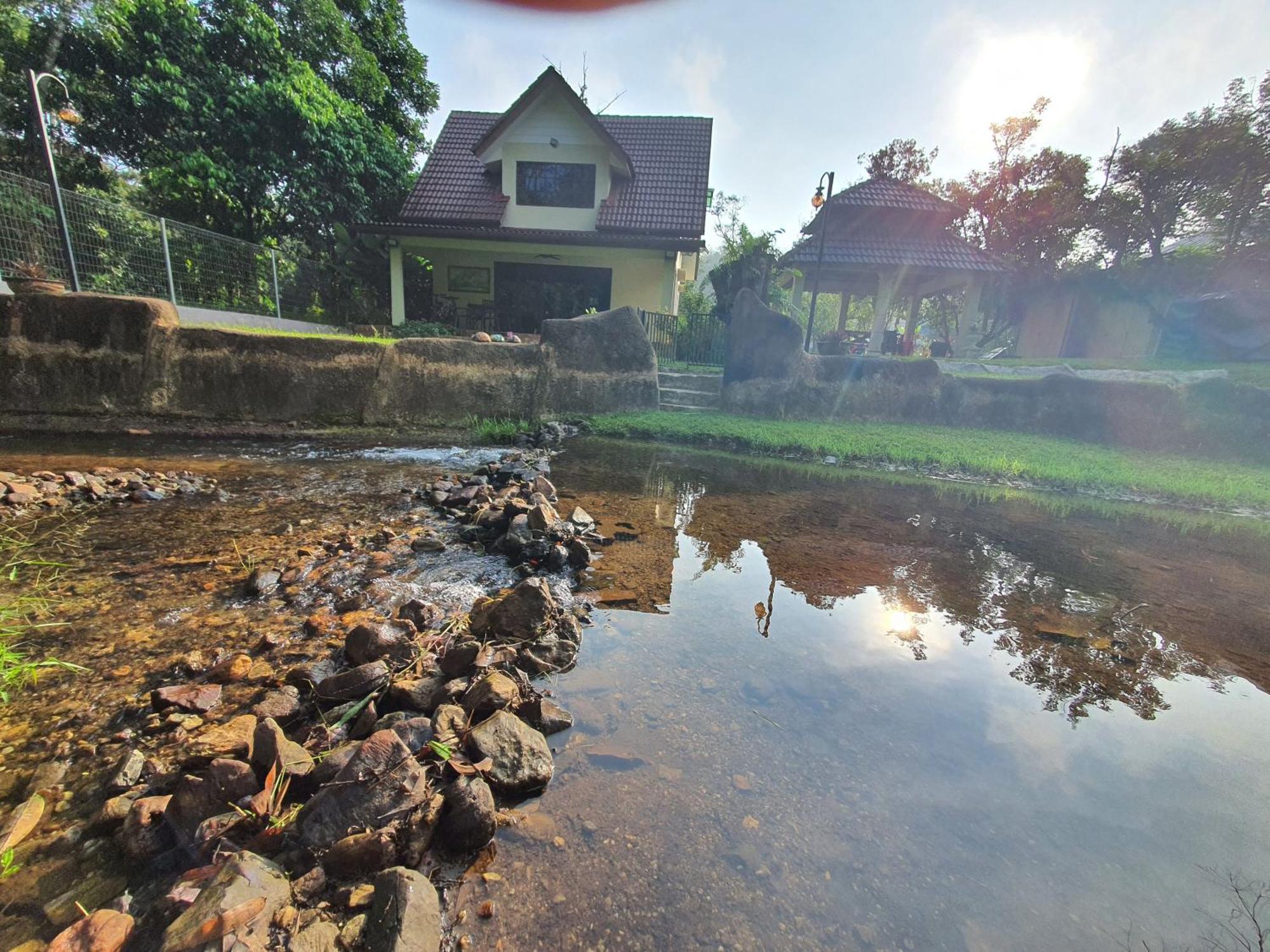 Teratak D Tuntung * Kampong Masjid (Selangor)