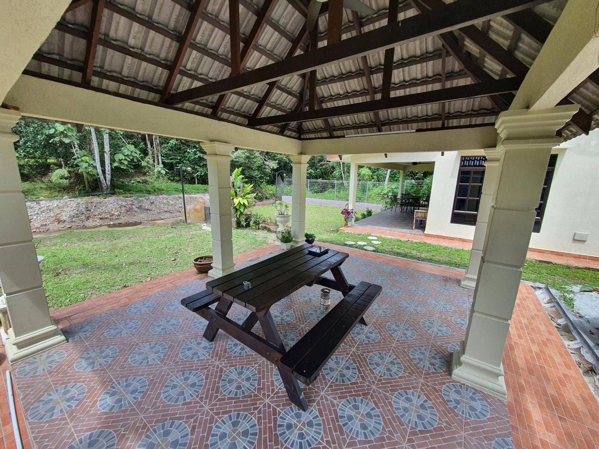 Teratak D Tuntung Chalet *